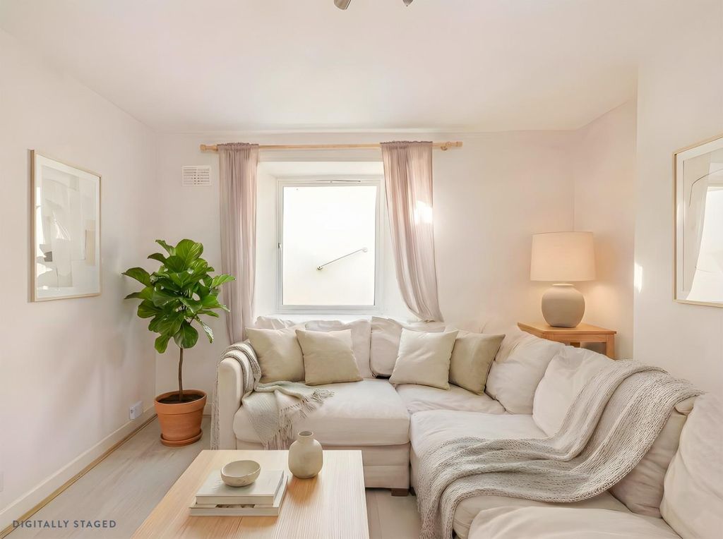 Property photo 1 of 12 Living_Room_Digitalstaging.Jpg