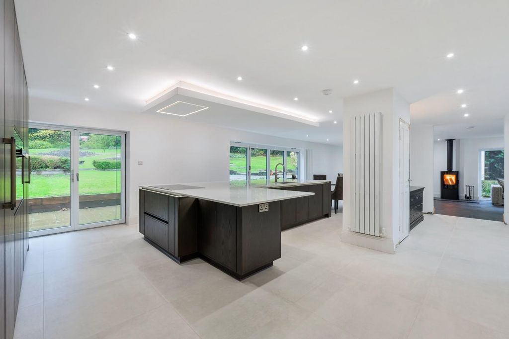 Property photo 3 of 27 (12).Jpg