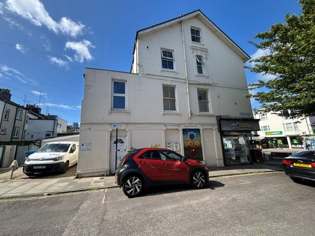 Property photo 1 of 9 Flat 1 48 Lewes Road 7
