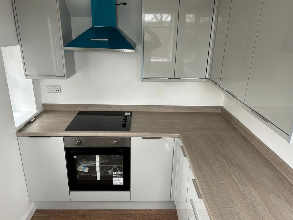 Property photo 3 of 13 New Fitted Kitchen: