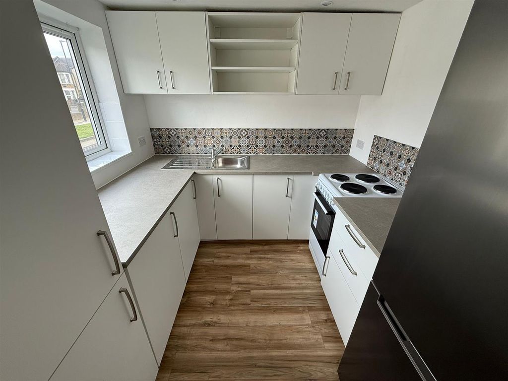 Property photo 2 of 8 61Bafbad-427E-4889-B28B-31B1B65667d4.Jpeg