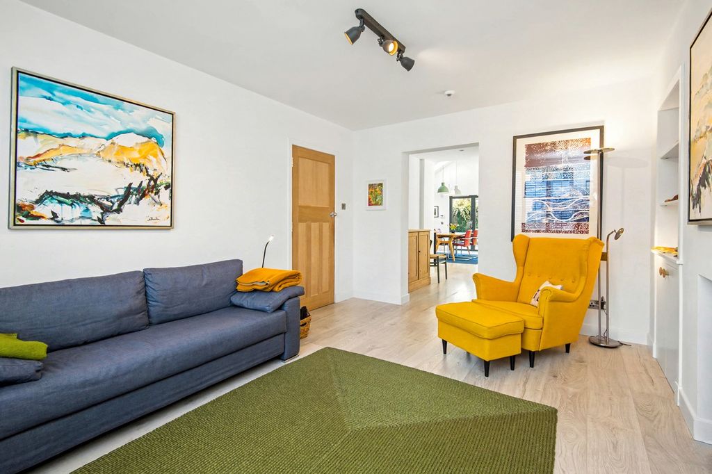 Property photo 3 of 21