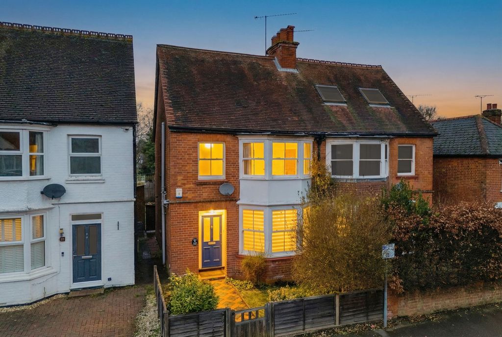 Property photo 1 of 10 Twilight Front