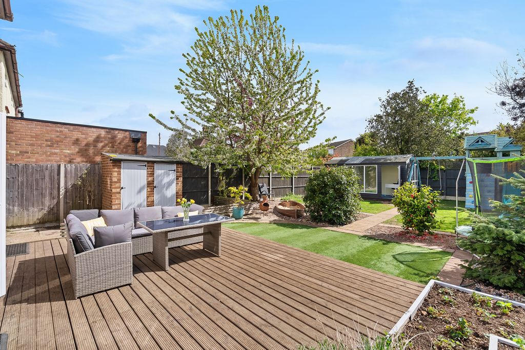 Property photo 3 of 35