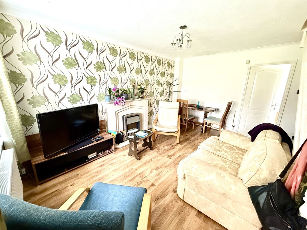 Property photo 3 of 10 Img_0325