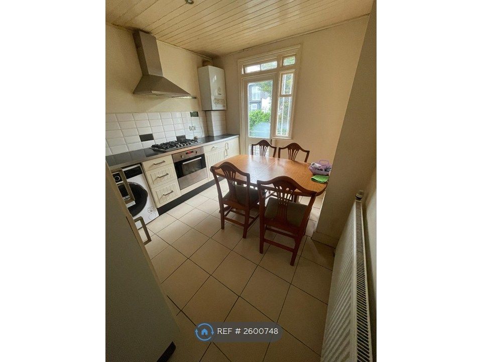 Property photo 3 of 4
