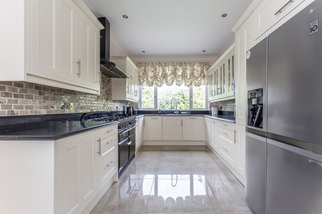 Property photo 2 of 17 12