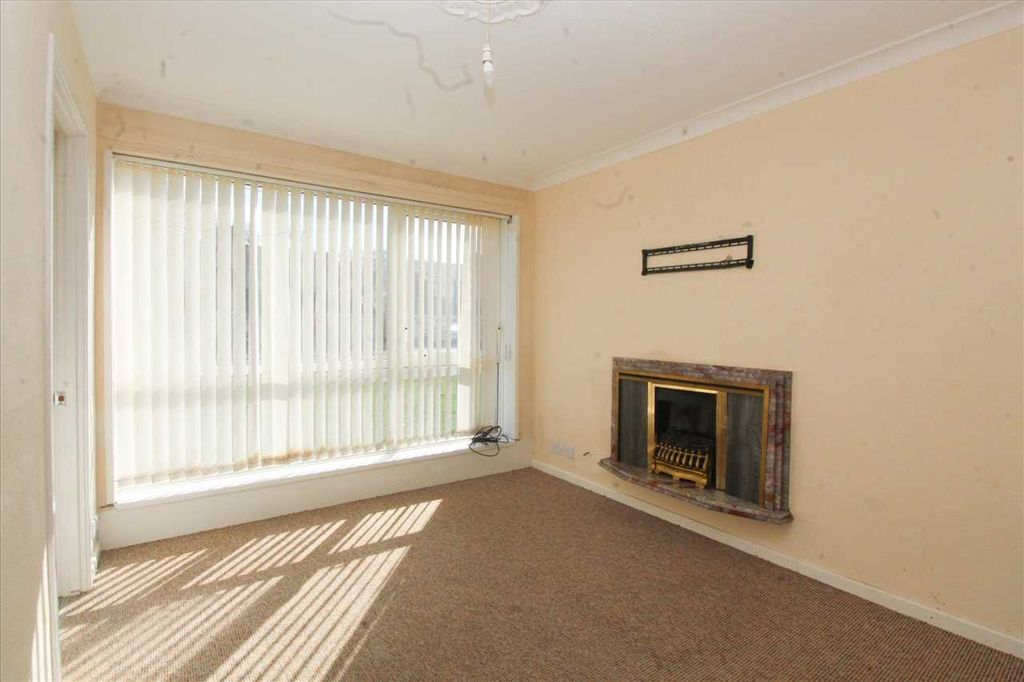 Property photo 2 of 5 Living Room