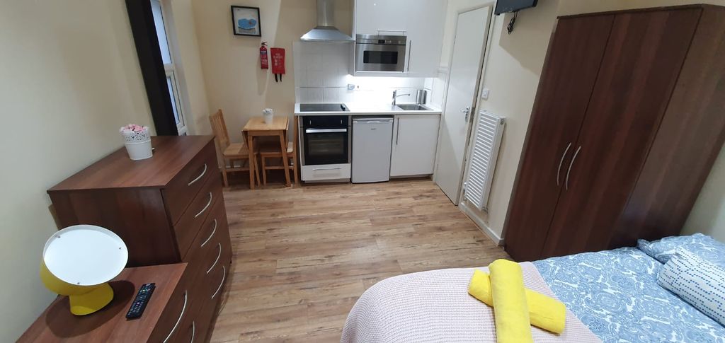 Property photo 2 of 4