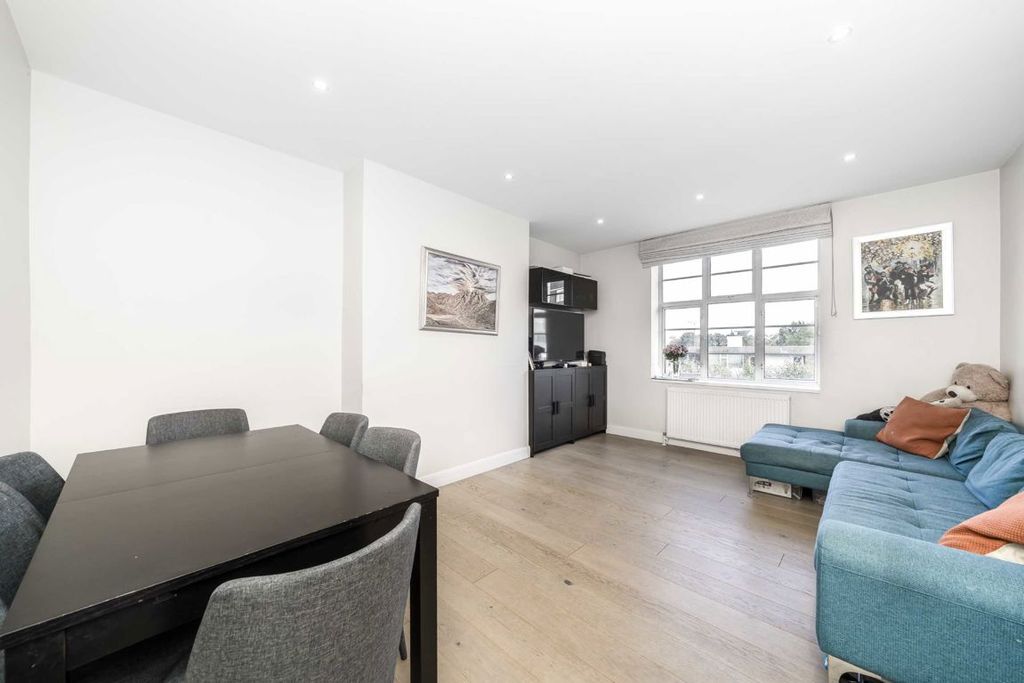 Property photo 3 of 7