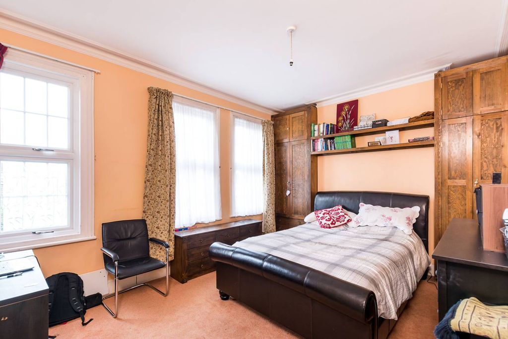 Property photo 1 of 17