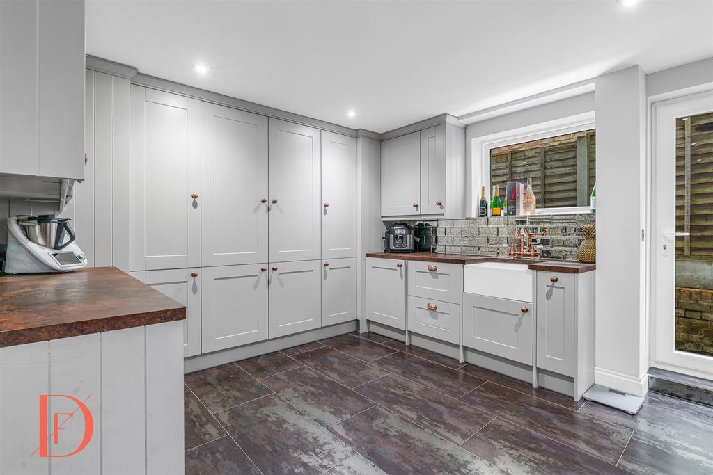 Additional image 19 of 4 bed detached house for saleWoodbury Hill, Loughton IG10