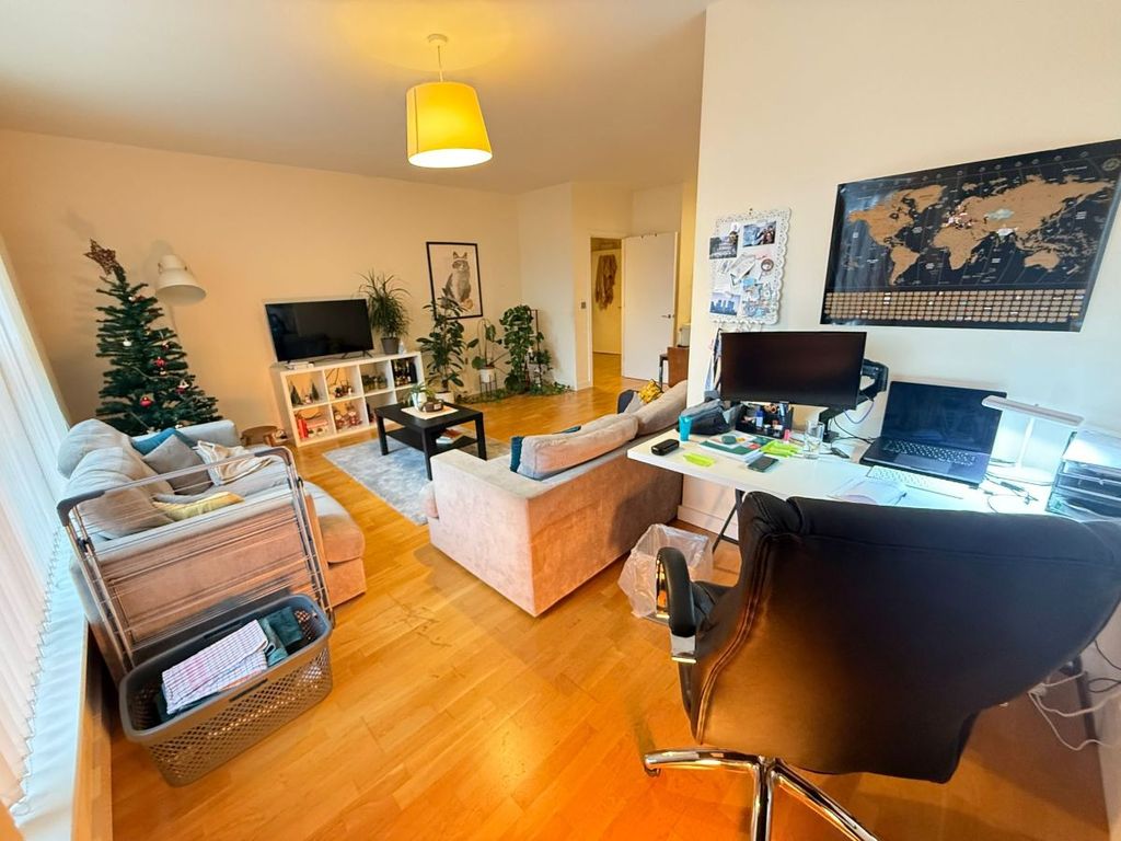 Property photo 3 of 12