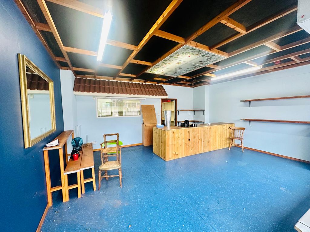 Property photo 3 of 8 Gallery