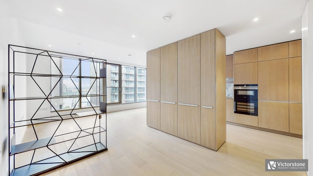 Property photo 1 of 15 807040