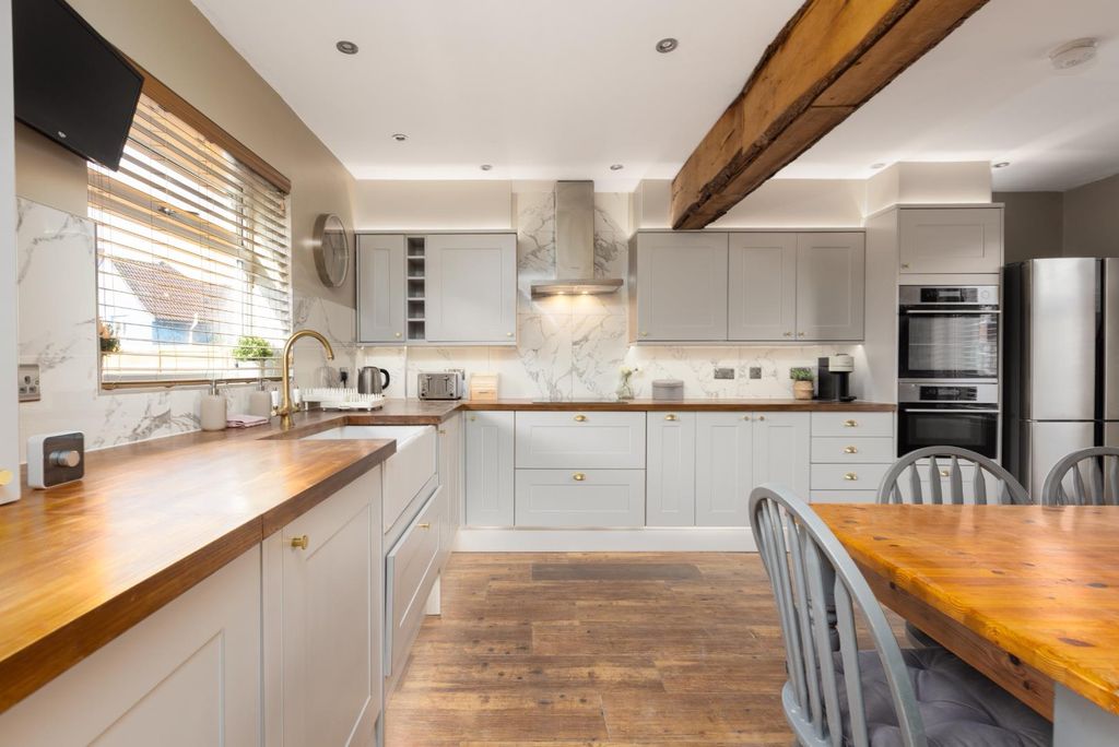 Property photo 1 of 30 12 Wedmore Vale, Bs3--4.Jpg