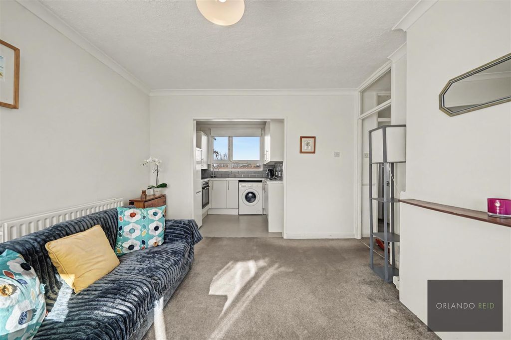 Property photo 2 of 14 Flat 30, 6 Sharp House Sw8 3BT-8.Jpg