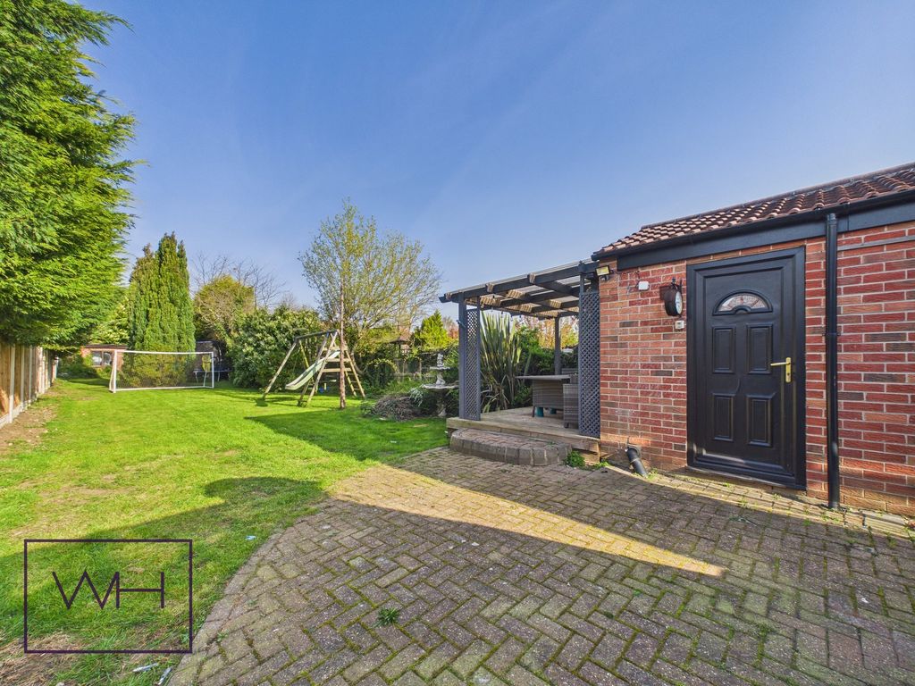 Property photo 3 of 20 Cam04980G0-Pr0133-Still009