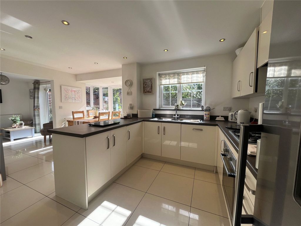 Property photo 3 of 35 Picture No. 31