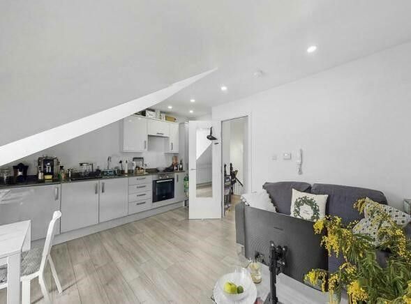 Property photo 1 of 6 Stylish 1-Bed Flat Â€“ Great Location