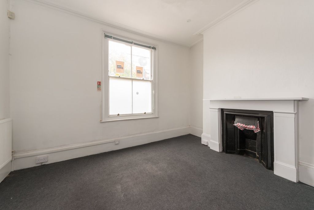 Property photo 2 of 14 Picture No. 30