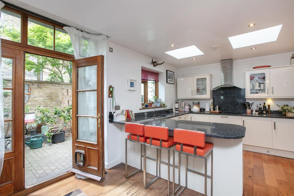 Property photo 2 of 17 3Y6A4693.Jpg