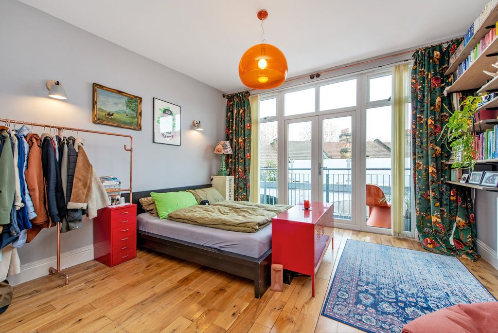 Property photo 3 of 13 Photo 03