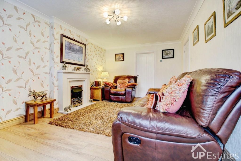 Property photo 3 of 21
