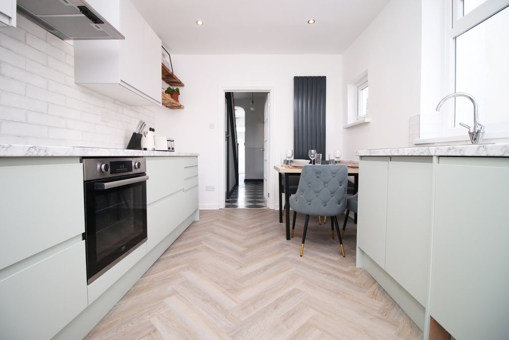 Property photo 1 of 49 4592370