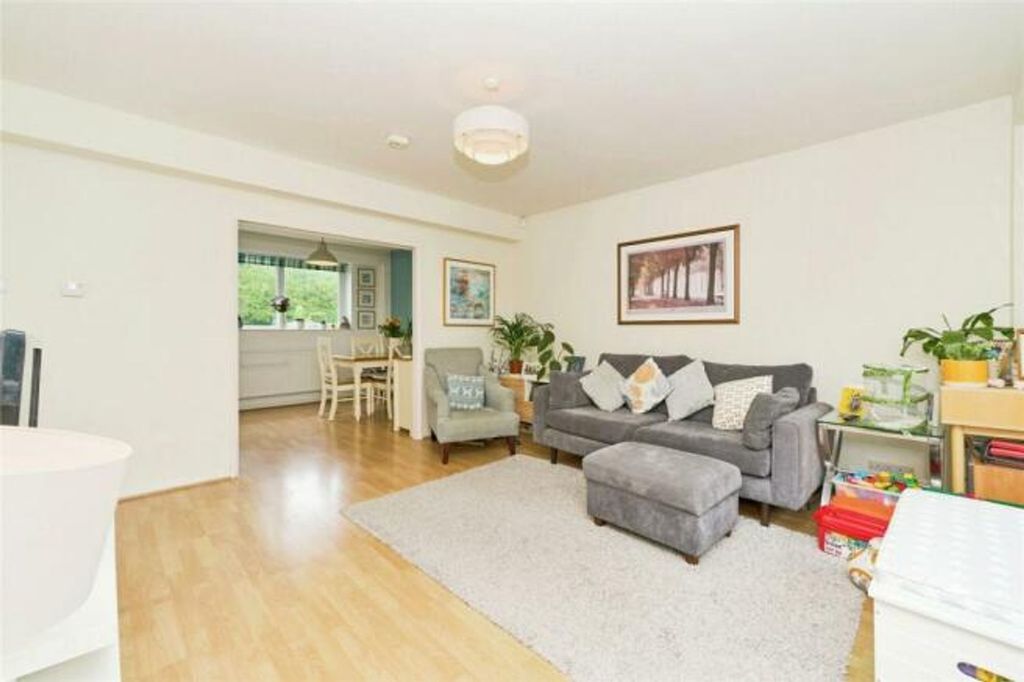 Property photo 3 of 11