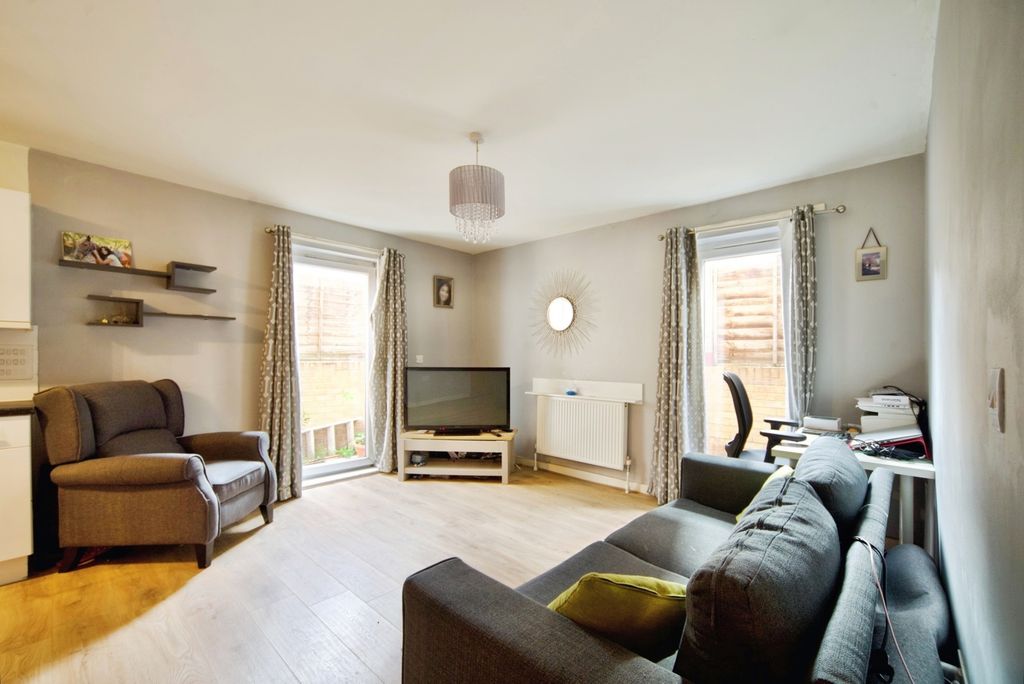 Property photo 2 of 16 Photo