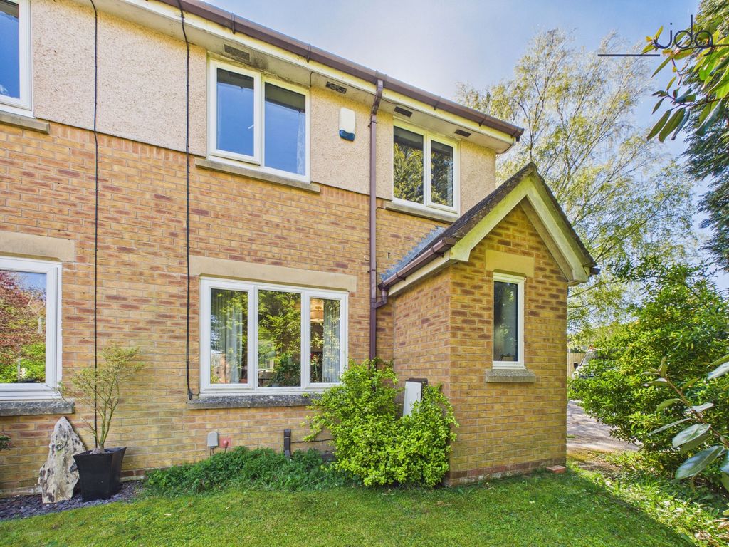 Property photo 1 of 14 Welcome To Larchwood!