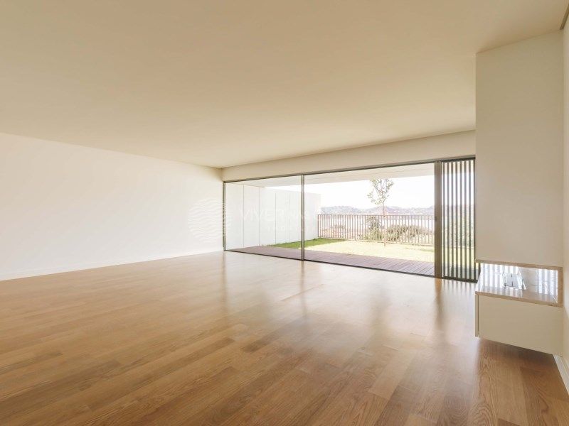 Property photo 3 of 40