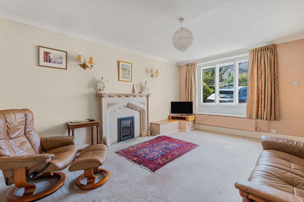 Property photo 3 of 25