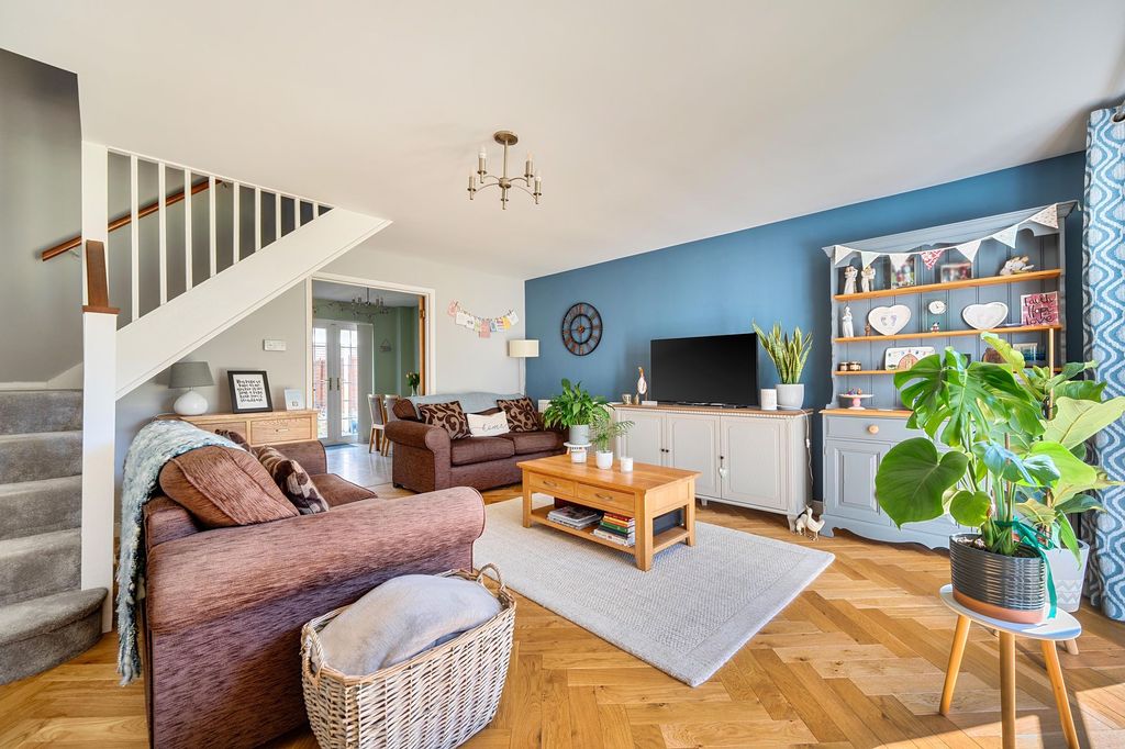 Property photo 2 of 16