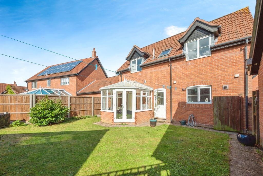 Property photo 2 of 17