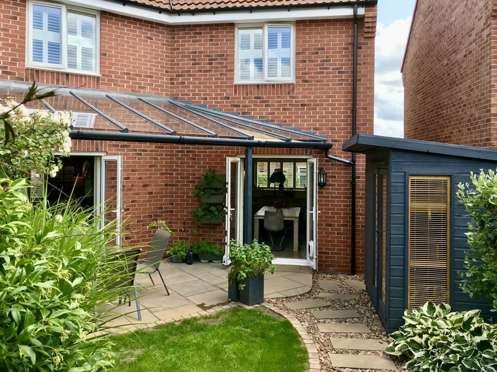 Property photo 2 of 18 Estate Agents Ewemove Scunthorpe - Rear Garden