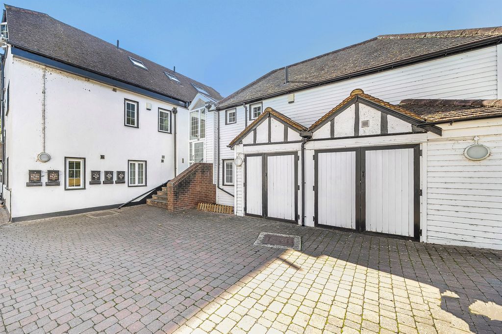 Additional image 11 of 2 bed flat for saleBoulters Lock Island, Maidenhead SL6