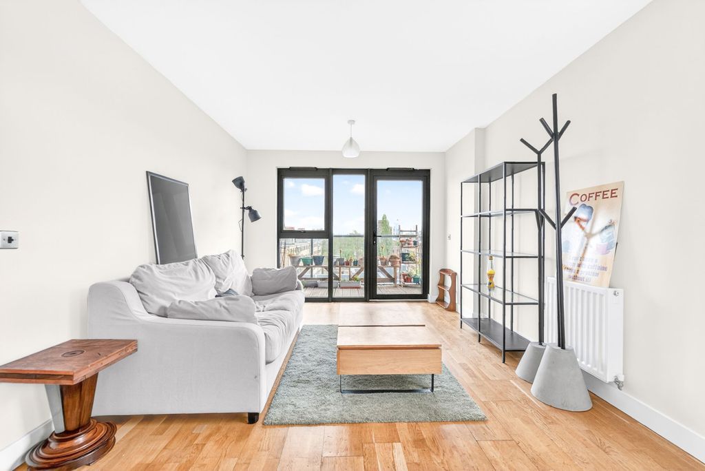 Property photo 2 of 24