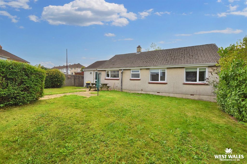 Property photo 2 of 15 15 (17).Jpg