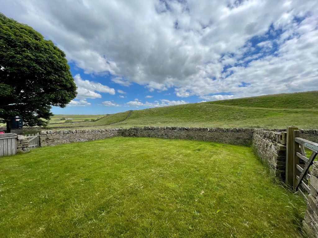 Property photo 3 of 22 Picture No. 01