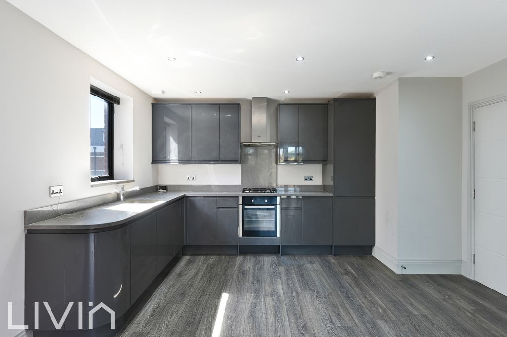 Property photo 3 of 12 6