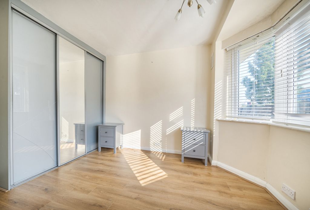 Property photo 3 of 8 1313930-18-68544A...