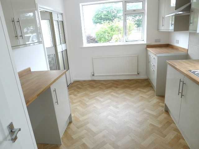 Property photo 3 of 7 Kitchen
