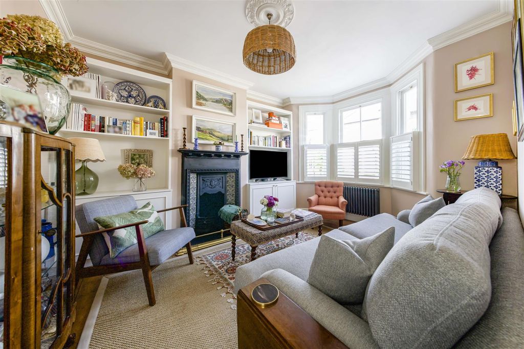 Property photo 2 of 21 2