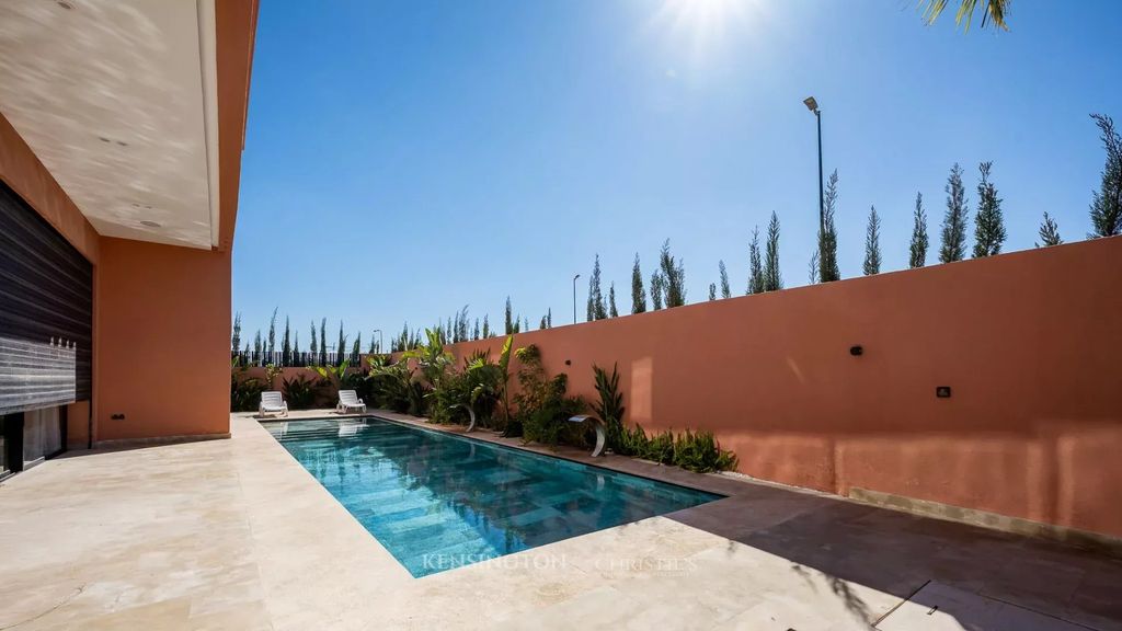 Property photo 2 of 50