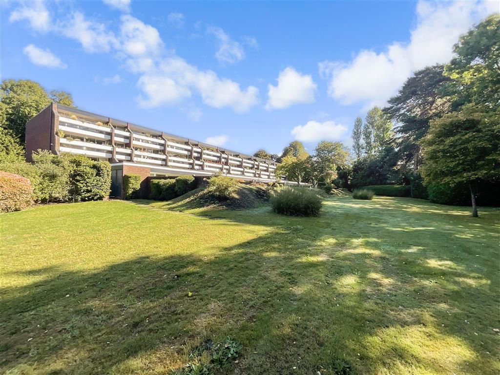 Property photo 1 of 14 Communal Gardens