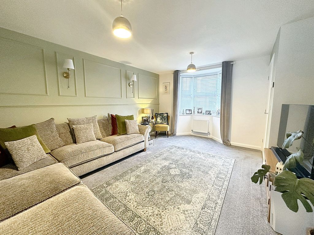 Property photo 3 of 14 Living Room