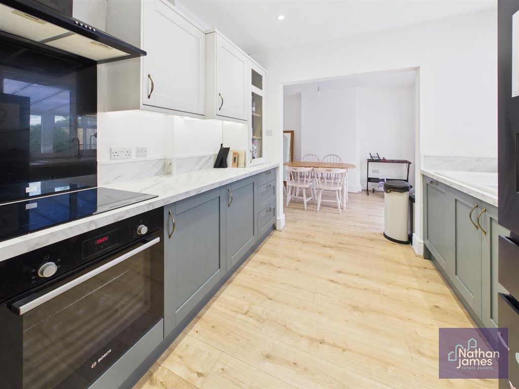 Property photo 2 of 12 Kitchen