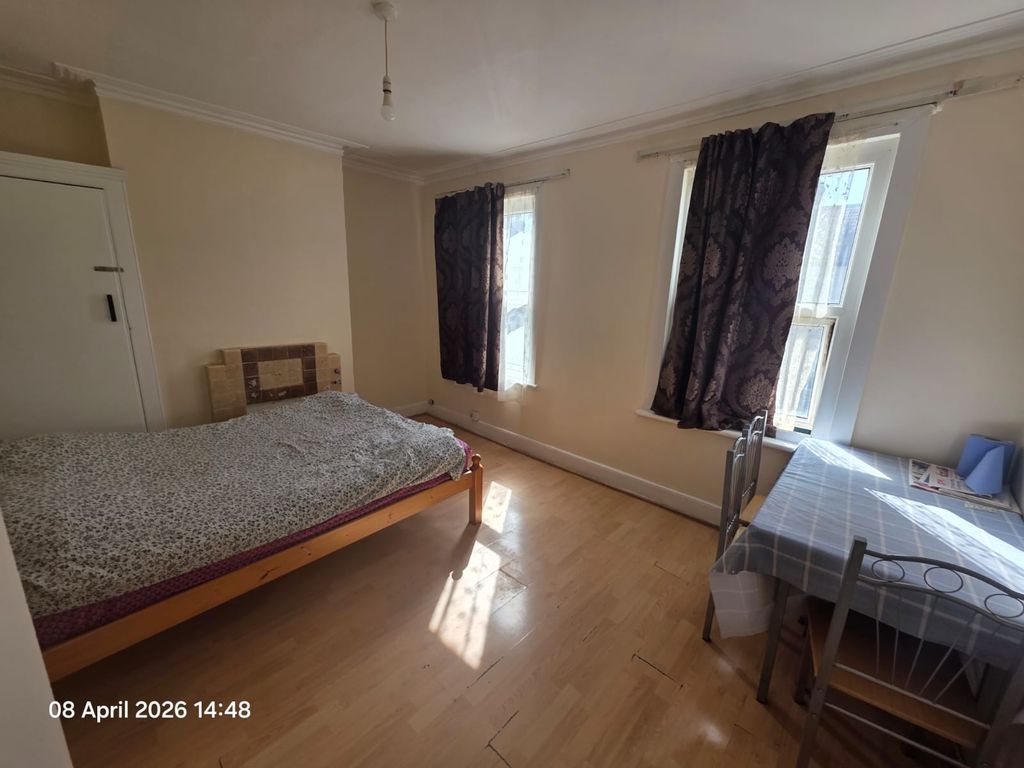 Property photo 2 of 5 Gallery